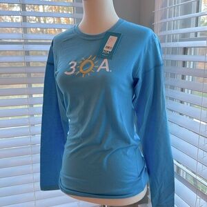 NWT Women’s XS 30A long sleeve Tshirt